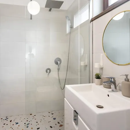 Apartment Urban Serenity