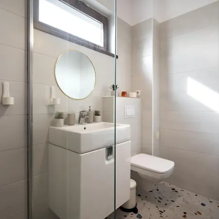Urban Serenity Center New Build Apartman